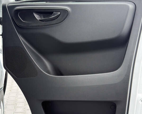 Белый Мерседес Sprinter, объемом двигателя 3 л и пробегом 207 тыс. км за 44500 $, фото 27 на Automoto.ua