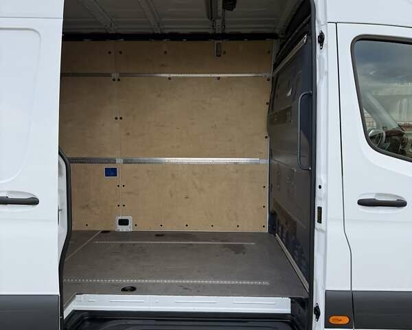 Белый Мерседес Sprinter, объемом двигателя 1.95 л и пробегом 92 тыс. км за 39999 $, фото 50 на Automoto.ua
