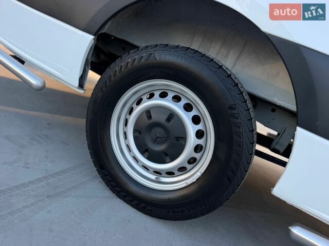Белый Мерседес Sprinter, объемом двигателя 2 л и пробегом 208 тыс. км за 24999 $, фото 34 на Automoto.ua
