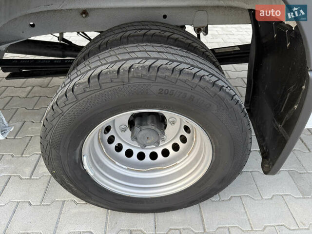 Белый Мерседес Sprinter, объемом двигателя 3 л и пробегом 6 тыс. км за 72000 $, фото 41 на Automoto.ua