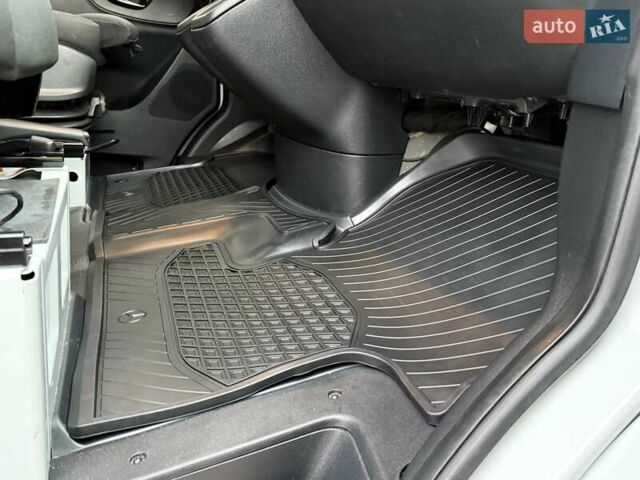 Белый Мерседес Sprinter, объемом двигателя 2 л и пробегом 210 тыс. км за 29850 $, фото 46 на Automoto.ua