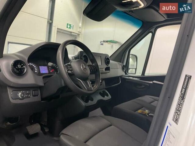 Белый Мерседес Sprinter, объемом двигателя 2 л и пробегом 208 тыс. км за 27000 $, фото 6 на Automoto.ua