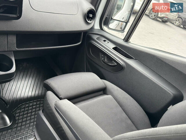 Белый Мерседес Sprinter, объемом двигателя 3 л и пробегом 207 тыс. км за 44500 $, фото 11 на Automoto.ua