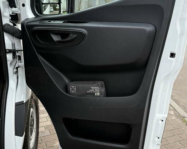 Белый Мерседес Sprinter, объемом двигателя 2 л и пробегом 210 тыс. км за 29850 $, фото 47 на Automoto.ua