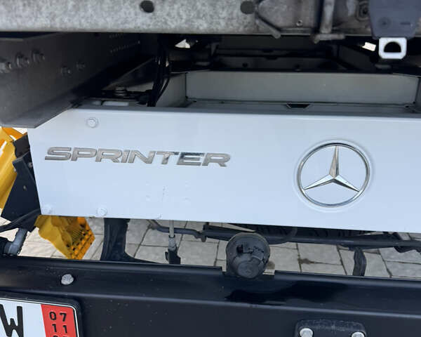 Белый Мерседес Sprinter, объемом двигателя 3 л и пробегом 158 тыс. км за 47500 $, фото 13 на Automoto.ua