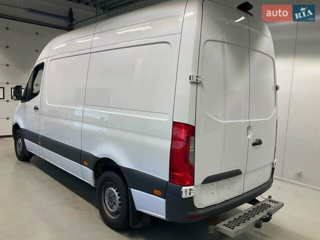 Белый Мерседес Sprinter, объемом двигателя 2 л и пробегом 208 тыс. км за 27000 $, фото 3 на Automoto.ua