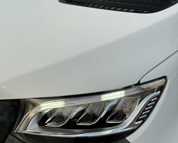 Белый Мерседес Sprinter, объемом двигателя 2.99 л и пробегом 121 тыс. км за 43400 $, фото 9 на Automoto.ua