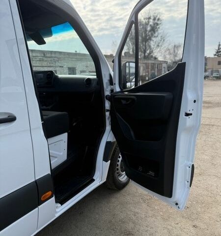 Белый Мерседес Sprinter, объемом двигателя 2.2 л и пробегом 258 тыс. км за 28900 $, фото 22 на Automoto.ua