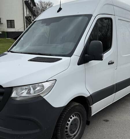 Белый Мерседес Sprinter, объемом двигателя 3 л и пробегом 207 тыс. км за 37000 $, фото 4 на Automoto.ua