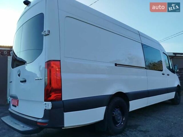 Белый Мерседес Sprinter, объемом двигателя 2.99 л и пробегом 129 тыс. км за 42900 $, фото 2 на Automoto.ua