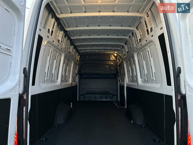 Белый Мерседес Sprinter, объемом двигателя 2 л и пробегом 145 тыс. км за 28999 $, фото 30 на Automoto.ua