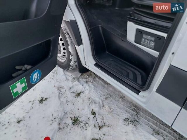 Белый Мерседес Sprinter, объемом двигателя 2.14 л и пробегом 265 тыс. км за 23800 $, фото 33 на Automoto.ua