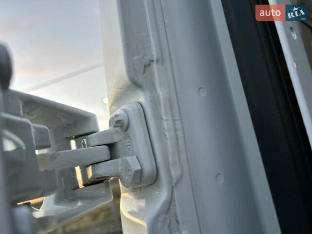 Белый Мерседес Sprinter, объемом двигателя 2 л и пробегом 145 тыс. км за 28999 $, фото 38 на Automoto.ua