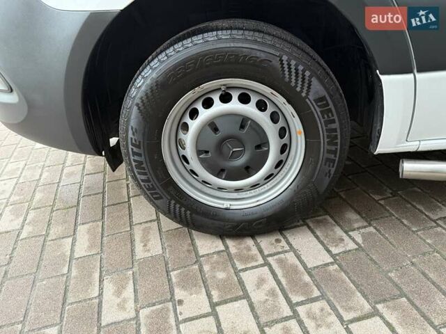 Белый Мерседес Sprinter, объемом двигателя 2 л и пробегом 210 тыс. км за 29850 $, фото 18 на Automoto.ua