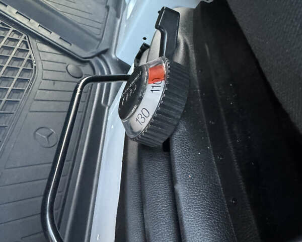 Белый Мерседес Sprinter, объемом двигателя 3 л и пробегом 158 тыс. км за 47500 $, фото 19 на Automoto.ua