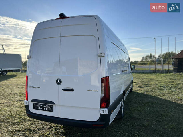 Белый Мерседес Sprinter, объемом двигателя 2 л и пробегом 145 тыс. км за 28999 $, фото 15 на Automoto.ua