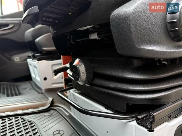 Белый Мерседес Sprinter, объемом двигателя 2 л и пробегом 210 тыс. км за 29850 $, фото 32 на Automoto.ua