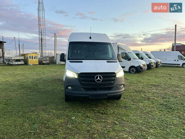 Белый Мерседес Sprinter, объемом двигателя 2 л и пробегом 145 тыс. км за 28999 $, фото 2 на Automoto.ua