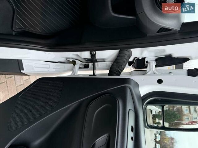 Белый Мерседес Sprinter, объемом двигателя 2 л и пробегом 210 тыс. км за 29850 $, фото 48 на Automoto.ua