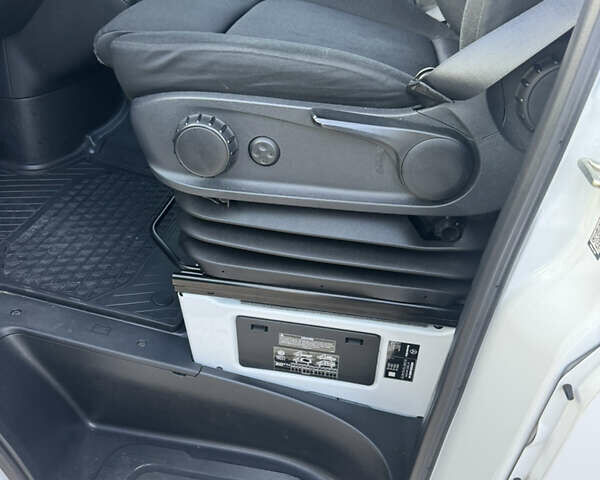 Белый Мерседес Sprinter, объемом двигателя 3 л и пробегом 158 тыс. км за 47500 $, фото 24 на Automoto.ua