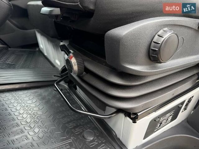 Белый Мерседес Sprinter, объемом двигателя 1.95 л и пробегом 92 тыс. км за 39999 $, фото 27 на Automoto.ua