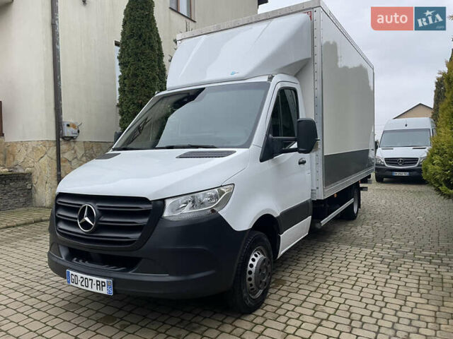 Белый Мерседес Sprinter, объемом двигателя 2.2 л и пробегом 179 тыс. км за 31000 $, фото 2 на Automoto.ua