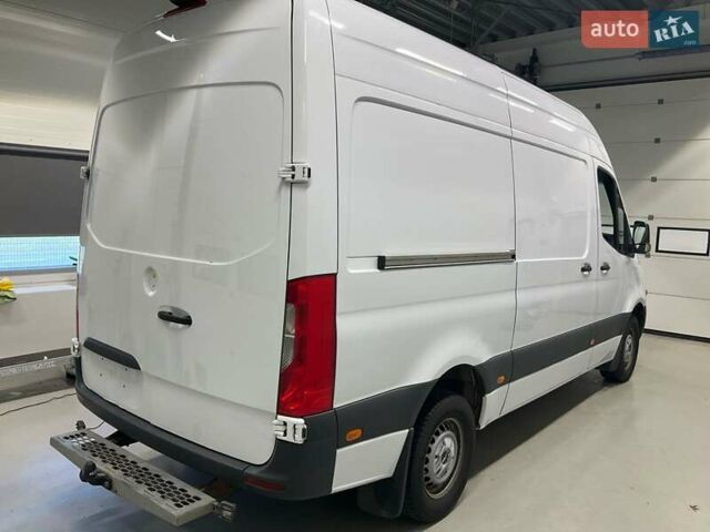 Белый Мерседес Sprinter, объемом двигателя 2 л и пробегом 208 тыс. км за 27000 $, фото 1 на Automoto.ua