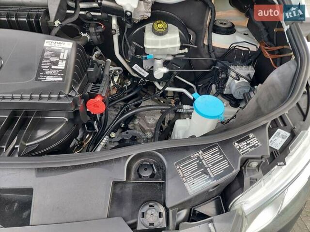 Белый Мерседес Sprinter, объемом двигателя 2.14 л и пробегом 265 тыс. км за 23800 $, фото 17 на Automoto.ua