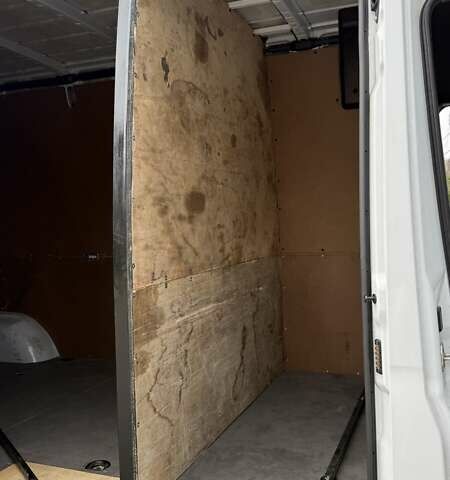 Белый Мерседес Sprinter, объемом двигателя 3 л и пробегом 207 тыс. км за 37000 $, фото 34 на Automoto.ua