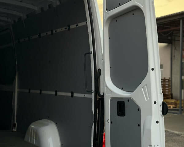 Белый Мерседес Sprinter, объемом двигателя 2.99 л и пробегом 121 тыс. км за 43400 $, фото 28 на Automoto.ua