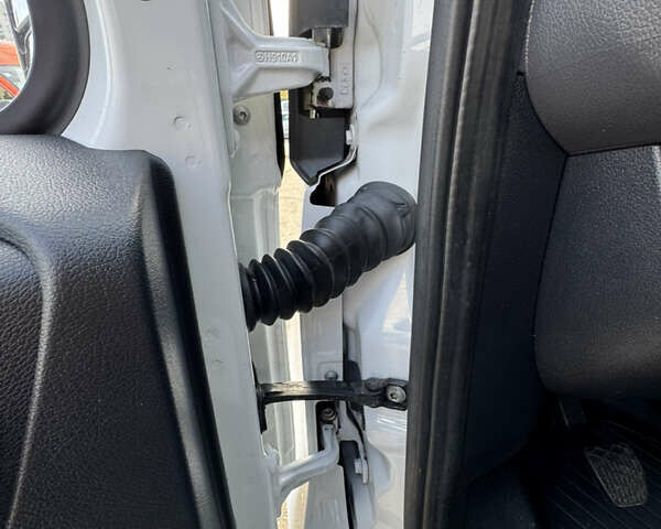 Белый Мерседес Sprinter, объемом двигателя 1.99 л и пробегом 172 тыс. км за 25900 $, фото 14 на Automoto.ua