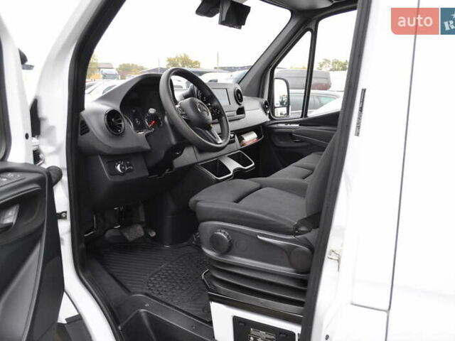 Мерседес Sprinter 2021 в Киеве на Automoto.ua Белый Мерседес Sprinter, объемом двигателя 2.2 л и пробегом 259 тыс. км за 28500 $, фото 54 на Automoto.ua