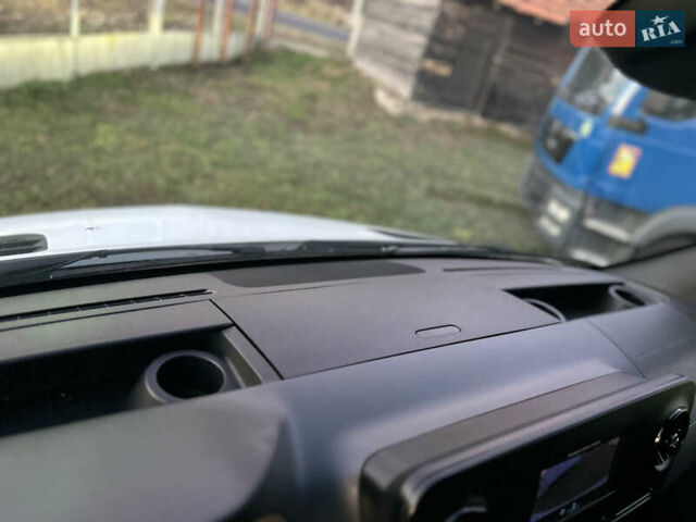 Белый Мерседес Sprinter, объемом двигателя 2 л и пробегом 145 тыс. км за 28999 $, фото 62 на Automoto.ua