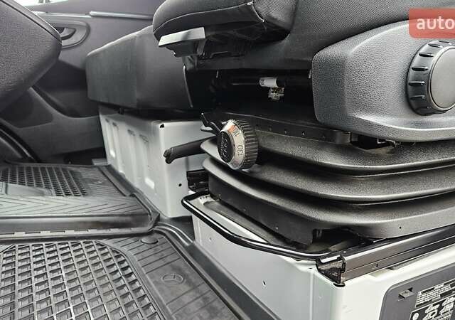 Білий Мерседес Sprinter, об'ємом двигуна 1.95 л та пробігом 209 тис. км за 27550 $, фото 22 на Automoto.ua