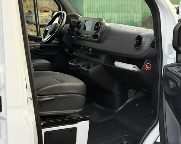 Белый Мерседес Sprinter, объемом двигателя 2.99 л и пробегом 121 тыс. км за 43400 $, фото 12 на Automoto.ua