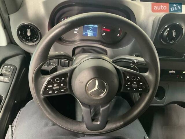 Белый Мерседес Sprinter, объемом двигателя 2 л и пробегом 208 тыс. км за 27000 $, фото 9 на Automoto.ua