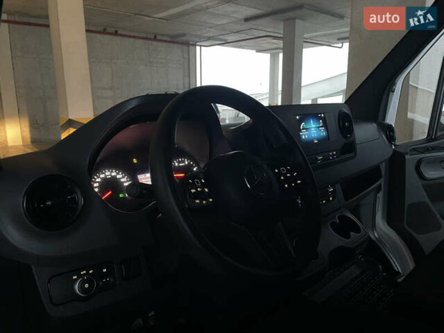 Белый Мерседес Sprinter, объемом двигателя 2 л и пробегом 250 тыс. км за 27900 $, фото 9 на Automoto.ua