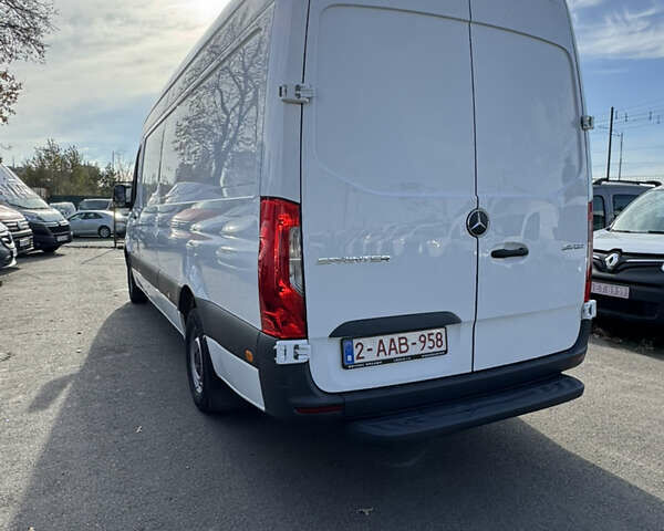 Белый Мерседес Sprinter, объемом двигателя 1.99 л и пробегом 172 тыс. км за 25900 $, фото 5 на Automoto.ua