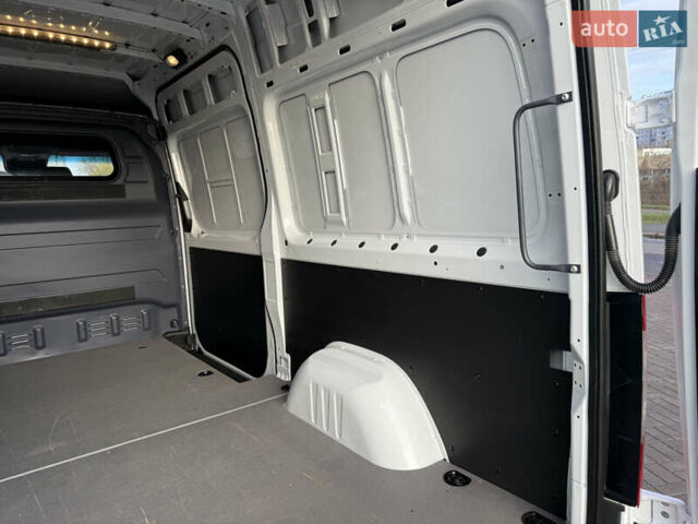 Белый Мерседес Sprinter, объемом двигателя 2 л и пробегом 188 тыс. км за 29999 $, фото 109 на Automoto.ua