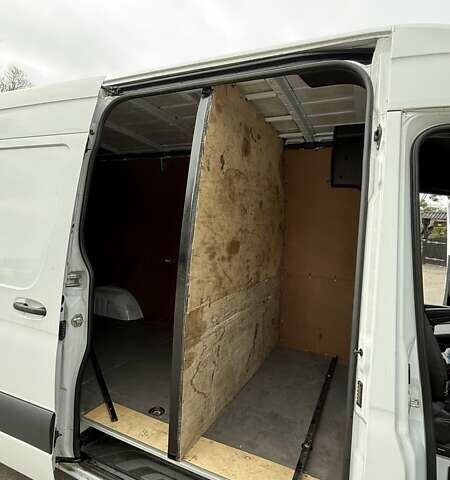 Белый Мерседес Sprinter, объемом двигателя 3 л и пробегом 207 тыс. км за 37000 $, фото 33 на Automoto.ua