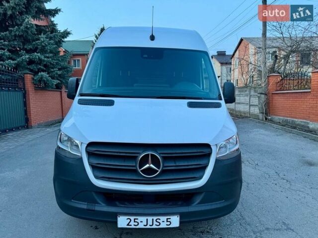 Белый Мерседес Sprinter, объемом двигателя 2.14 л и пробегом 259 тыс. км за 35999 $, фото 2 на Automoto.ua