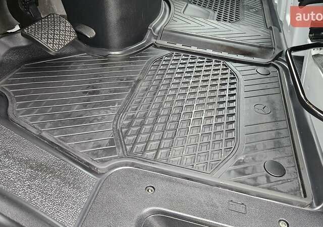 Білий Мерседес Sprinter, об'ємом двигуна 1.95 л та пробігом 209 тис. км за 27550 $, фото 19 на Automoto.ua