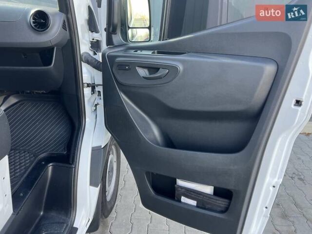 Білий Мерседес Sprinter, об'ємом двигуна 1.95 л та пробігом 162 тис. км за 30900 $, фото 48 на Automoto.ua