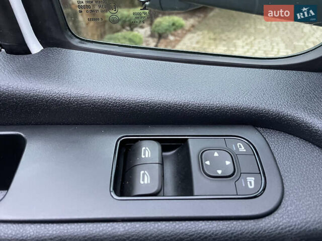 Белый Мерседес Sprinter, объемом двигателя 2.2 л и пробегом 179 тыс. км за 31000 $, фото 12 на Automoto.ua