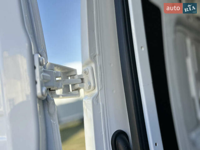 Белый Мерседес Sprinter, объемом двигателя 2 л и пробегом 145 тыс. км за 28999 $, фото 34 на Automoto.ua