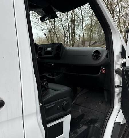 Белый Мерседес Sprinter, объемом двигателя 3 л и пробегом 207 тыс. км за 37000 $, фото 46 на Automoto.ua