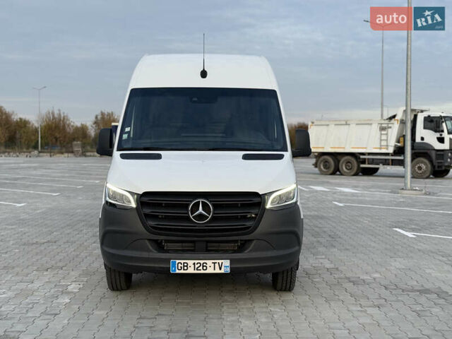 Белый Мерседес Sprinter, объемом двигателя 3 л и пробегом 6 тыс. км за 72000 $, фото 4 на Automoto.ua