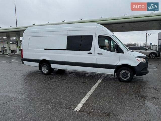 Белый Мерседес Sprinter, объемом двигателя 2.99 л и пробегом 170 тыс. км за 70000 $, фото 2 на Automoto.ua