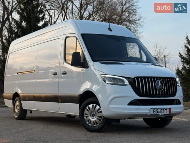 Белый Мерседес Sprinter, объемом двигателя 2.2 л и пробегом 333 тыс. км за 29400 $, фото 3 на Automoto.ua