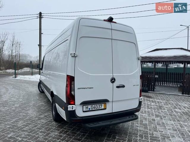 Белый Мерседес Sprinter, объемом двигателя 1.95 л и пробегом 254 тыс. км за 27200 $, фото 5 на Automoto.ua